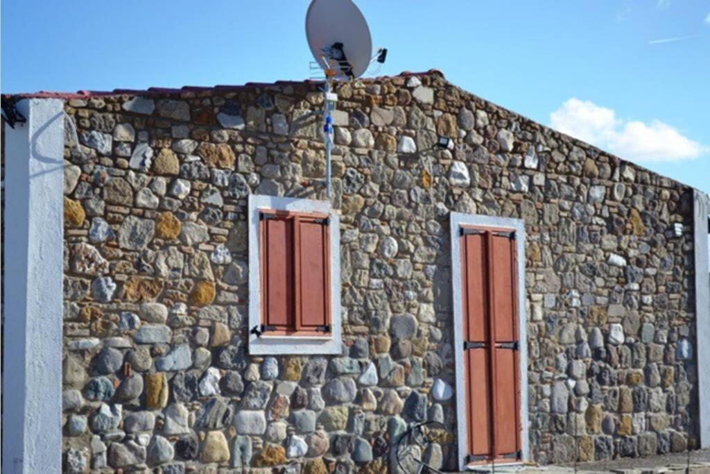 Kenny'S Villa มัสติคารี ภายนอก รูปภาพ