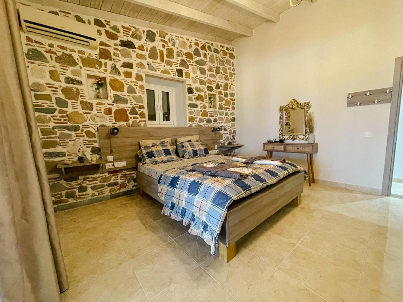 Kenny'S Villa มัสติคารี ภายนอก รูปภาพ